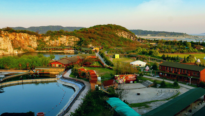 苏州太湖边的团建盛宴，两天一夜如何让团队嗨翻天？——苏州太湖牛仔2日拓展团建活动方案 | 南京启点拓展团建策划.jpeg