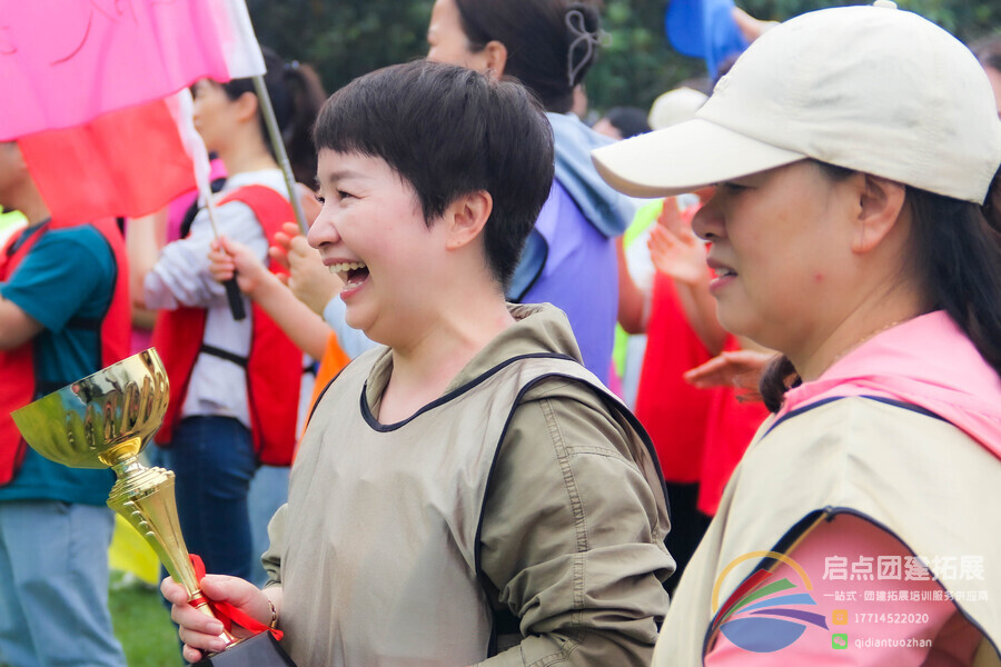 无锡市人民医院/儿童医院 2024 年护士节在无锡市农业博览园拓展基地举行团建拓展活动。.jpg