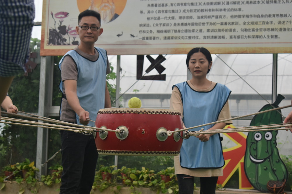 员工团建合作，实现企业目标.jpg