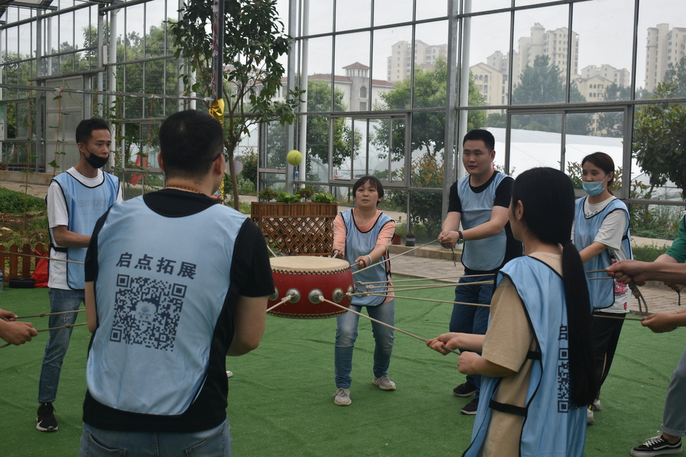 员工团建创新，开拓市场空间.jpg