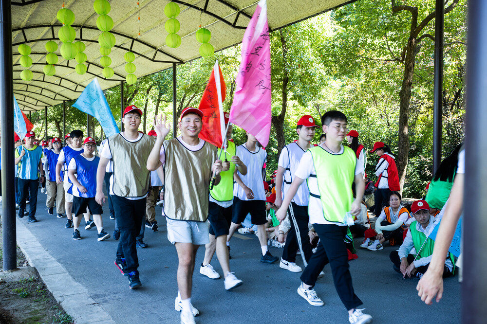 苏州春季员工团队建设，铸就卓越团队.jpg