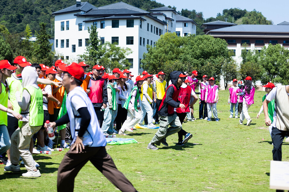 苏州春时员工团建，凝聚团队之心.jpg