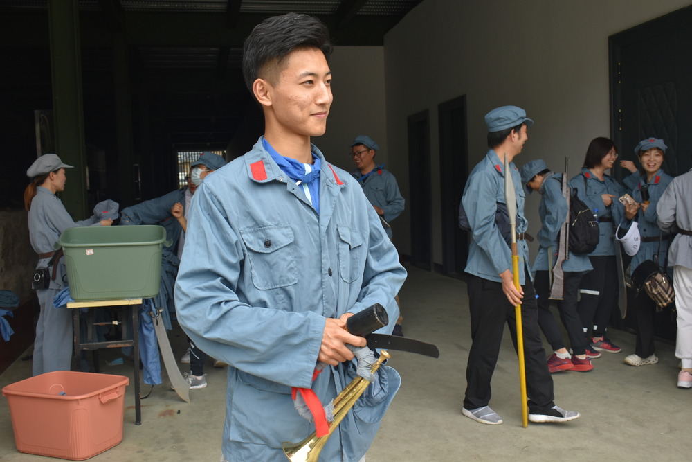无锡春季团建果园之内，品尝团队甜蜜.jpg