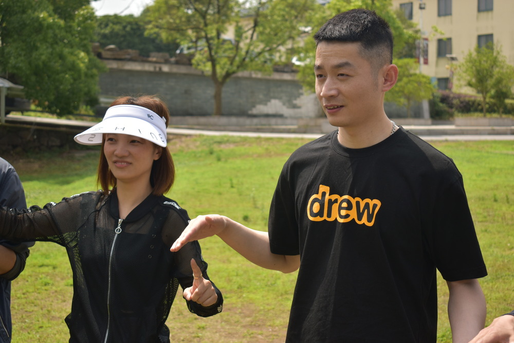 春季拓展团建，突破团队极限.jpg