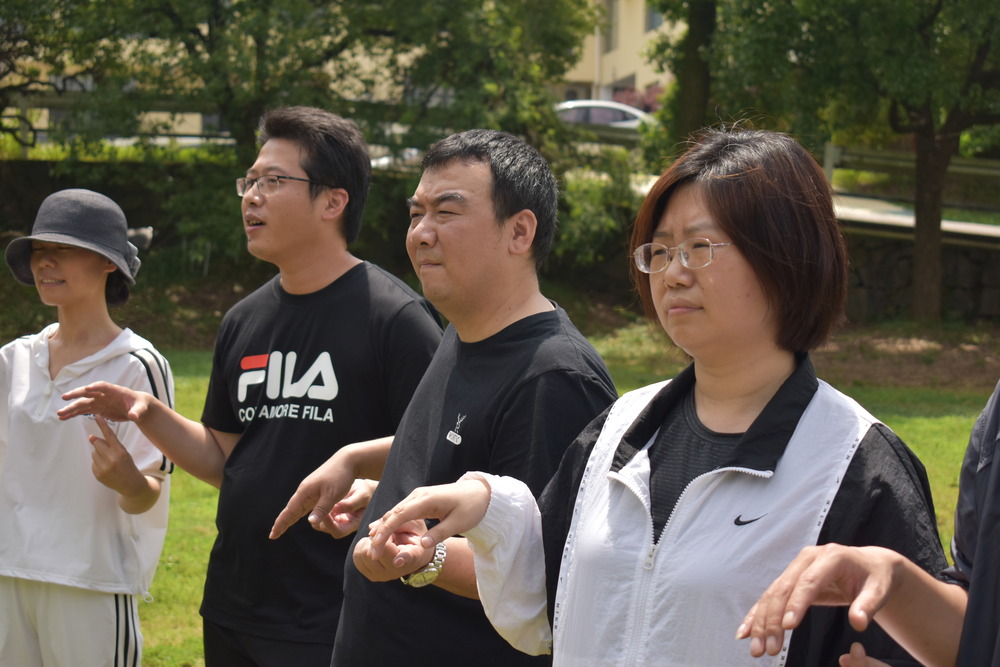 春季亲子团建，促进家庭与团队融合.jpg